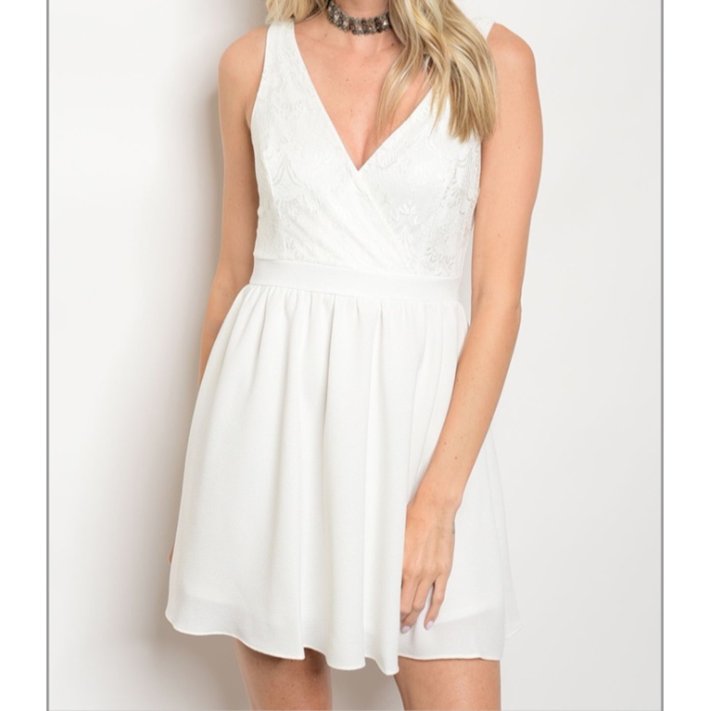 Sale! USA Made, beautiful lace, Ivory dress